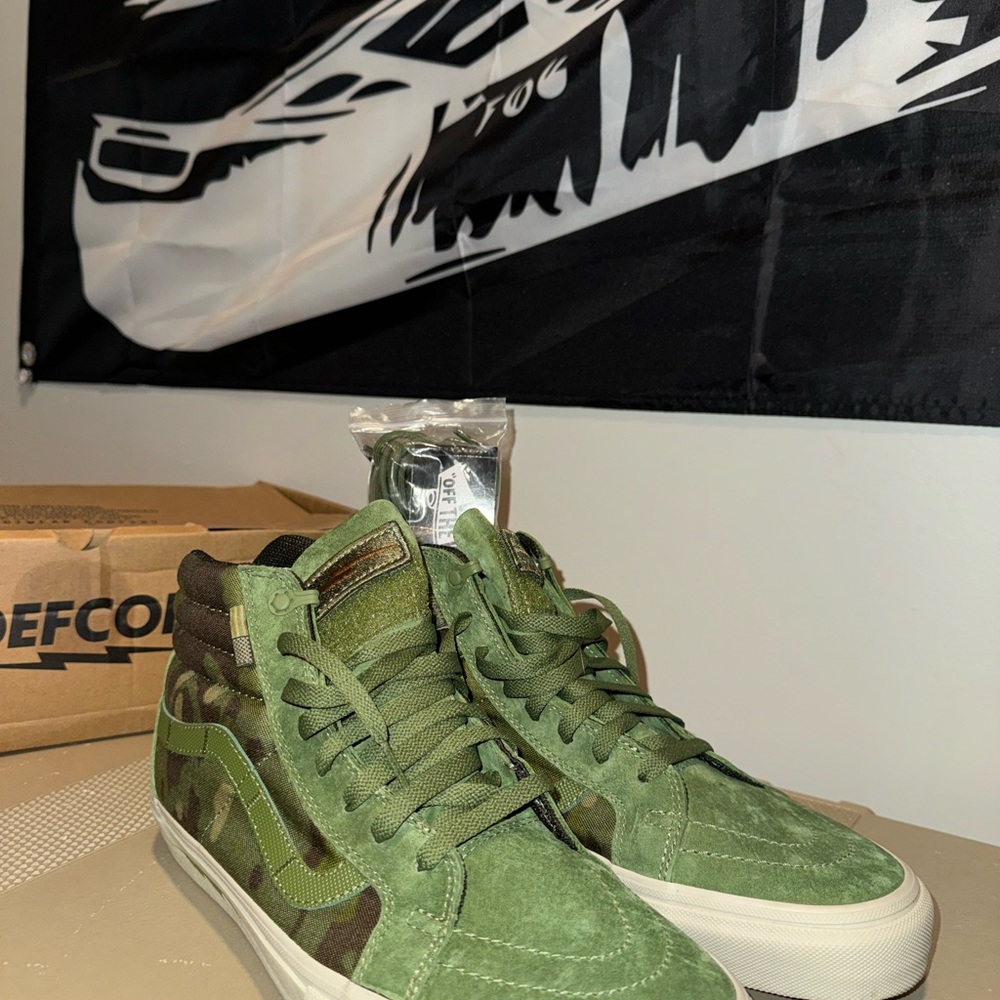 Vans Green High-Top Sneakers with Suede Material and Matching Laces